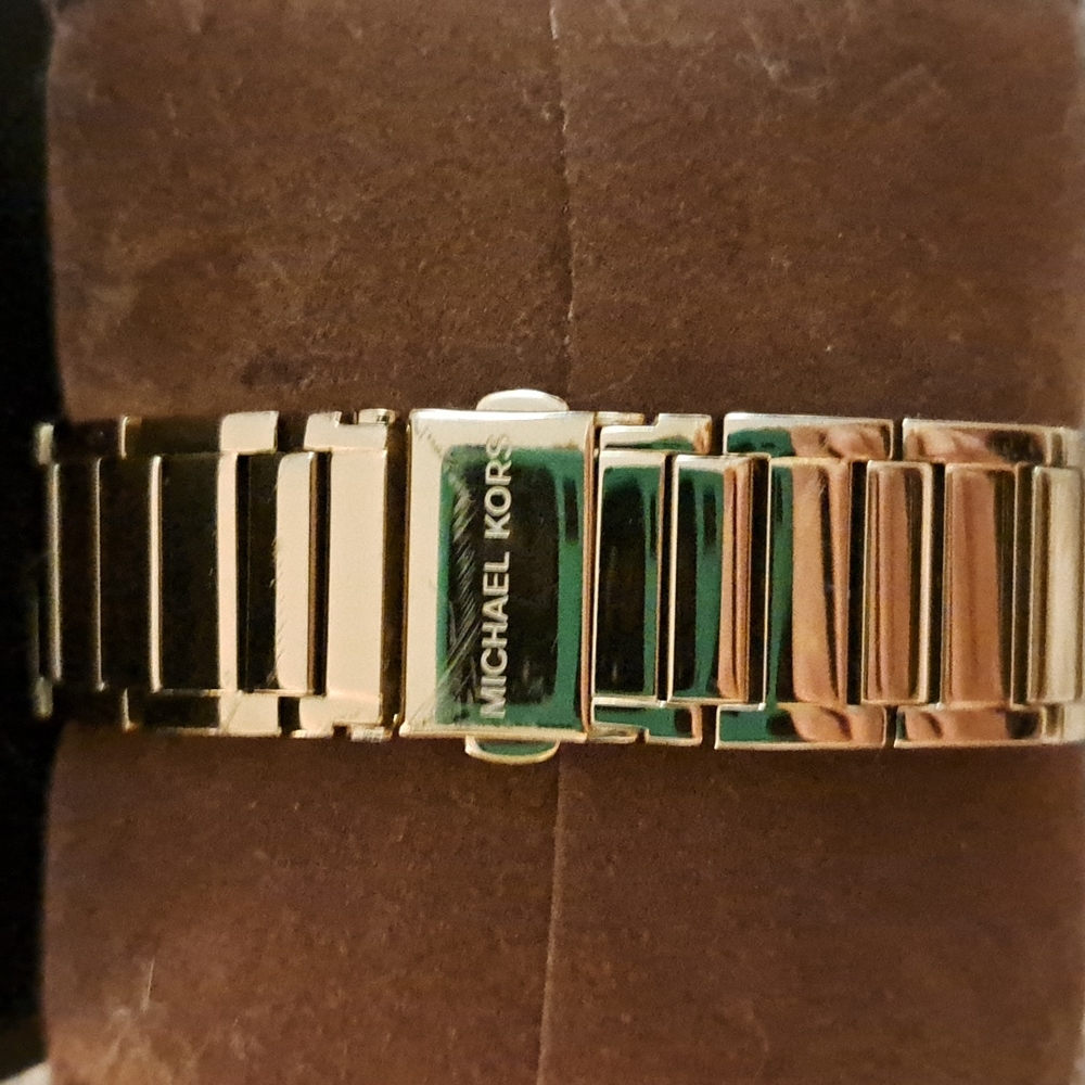 Michael Kors Watch - Picture 3 of 7